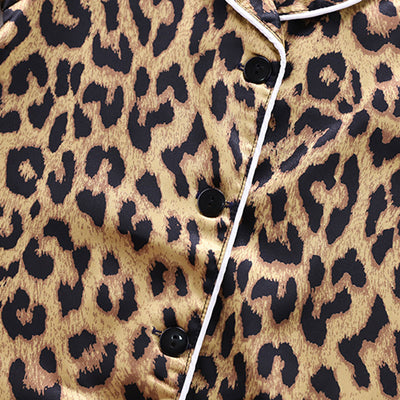 Pijama Infantil Estampado Leopardo en Seda de Hielo - Manga Corta - Image 4
