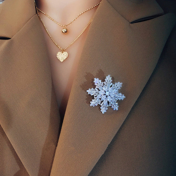 Broche Copo de Nieve Multicapa de Circonia para Mujer