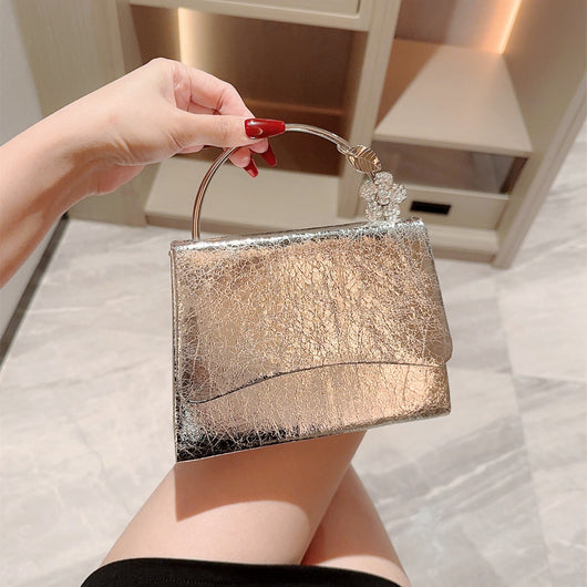 Bolso de Noche Elegante en Cuero Brillante con Solapa - Image 3