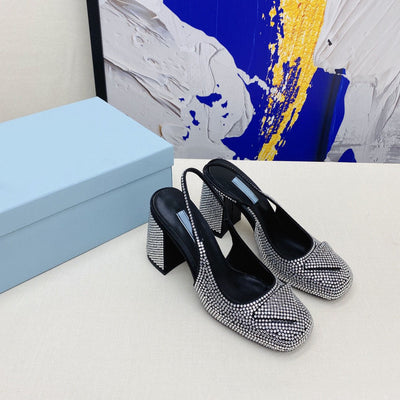 Sandalias de Tacón Grueso con Hebilla Triangular de Brillantes - Image 3
