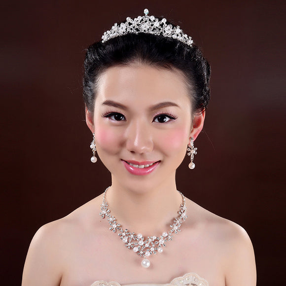 Bridal Jewelry Set: Tiara, Crystal Necklace, and European-Style Diamond Earrings