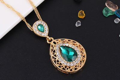 Conjunto de Aretes y Collar Coordinado - Image 5