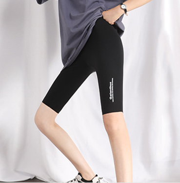 Leggins Shark para Mujer: Shorts Ajustados de Tres Cuartos en Negro para Ciclismo - Image 14