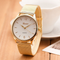 Reloj Dorado con Doble Fila de Diamantes y Números Romanos Resistente al Agua