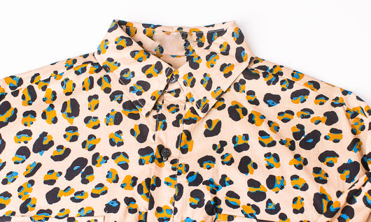 Camisa con Solapa Estampado Leopardo - Image 9