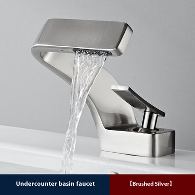 Grifo de Lujo Dorado con Cascada para Lavamanos - Agua Fría y Caliente - Image 8