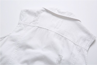 Chaleco Denim Blanco con Bolsillos y Detalles Rotos - Image 20