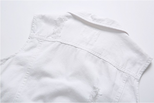 Chaleco Denim Blanco con Bolsillos y Detalles Rotos - Image 20
