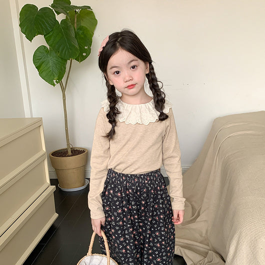 Blusa Infantil de Cachemira con Cuello de Encaje y Rayas Hundidas - Image 2