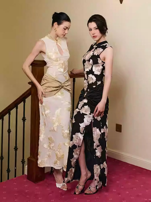 Vestido Elegante Negro con Flores en Malla y Detalles Fruncidos - Image 2