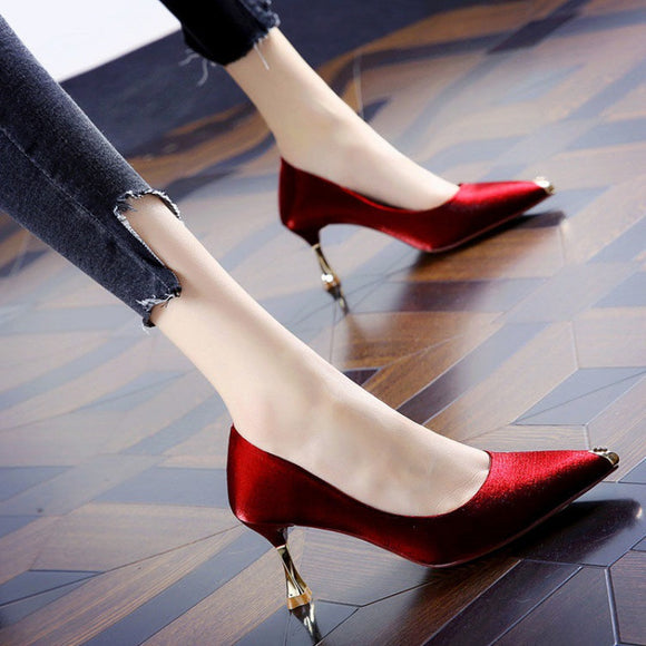 Tacones Altos Satinados con Punta Fina - Stiletto Versátil para Mujer