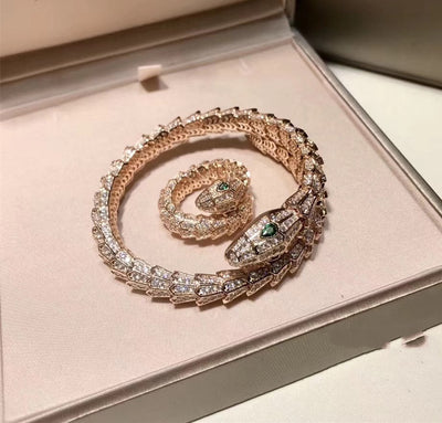 Conjunto de Pulsera y Anillo con Diamantes Micro Incrustados en Oro Laminado - Image 19