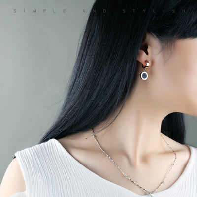 Aretes Minimalistas con Números Romanos en Círculo - Image 2