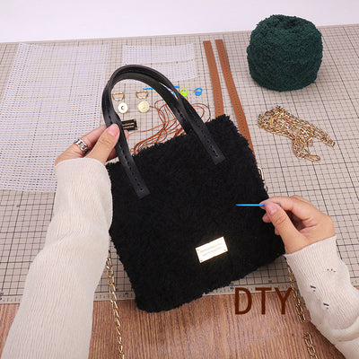 Prenda Tejida a Mano en Lana Premium - Image 13