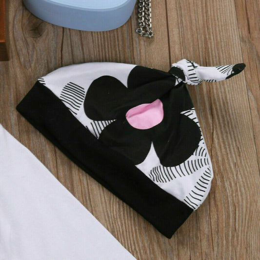 Conjunto de Tres Piezas Infantil de Algodón con Estampado de Corazones - Image 2