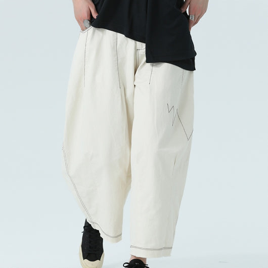Pantalón Ancho Cropped con Líneas Artísticas Sueltas