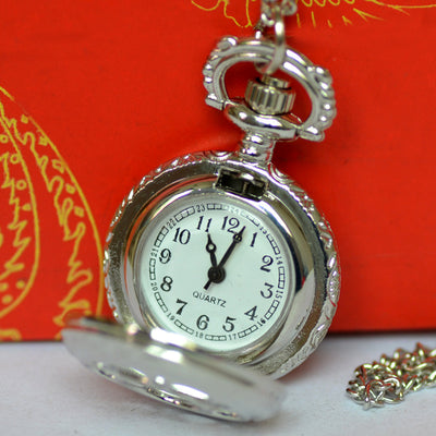 Collar Reloj de Bolsillo de Cuarzo con Pétalos Calados - Image 4