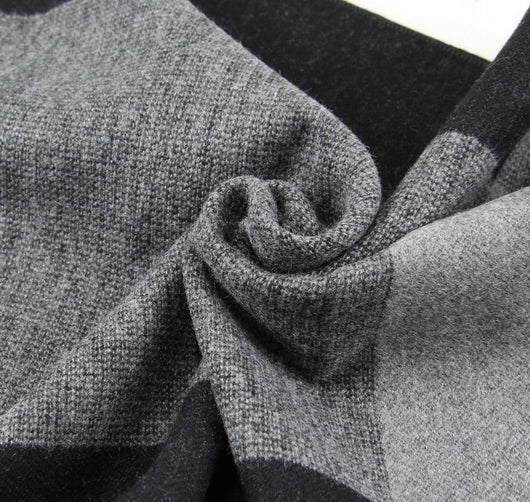 Bufanda Tejida para Hombre con Patrón Jacquard - Calidez y Estilo - Image 9
