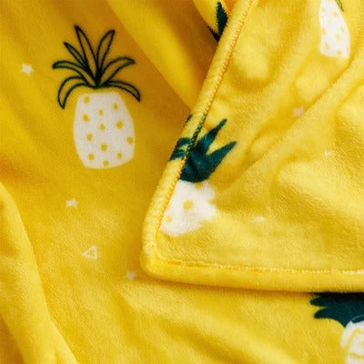Manta de Terciopelo con Diseño de Piña Colorida - Image 2