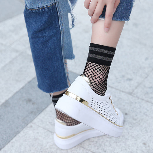 Calcetines Deportivos de Red con Diseño Geométrico - Negro y Blanco - Image 6
