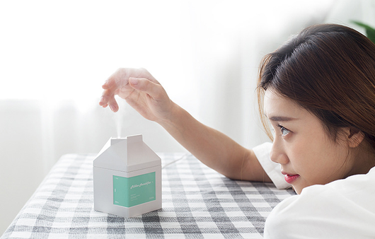 Pink milk carton shaped humidifier with a white label, featuring "Milkbox Humidifier" text and a bcase logo. - Image 18