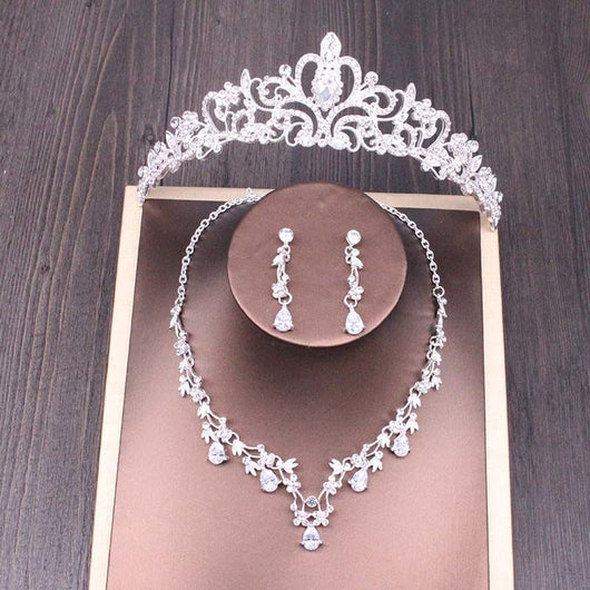 Conjunto de Corona y Collar de Cristales para Novia - Accesorios Nupciales Elegantes