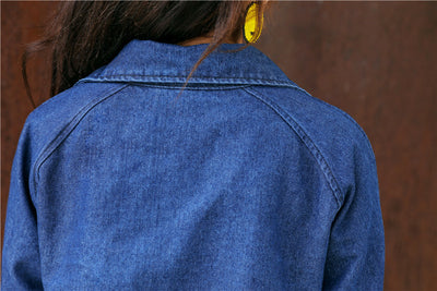 Chaqueta Cortavientos Casual para Mujer con Falda Denim Ajustada - Image 17