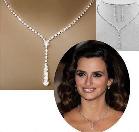 Conjunto de Joyería Nupcial Elegante con Cristales Brillantes - Collar y Aretes