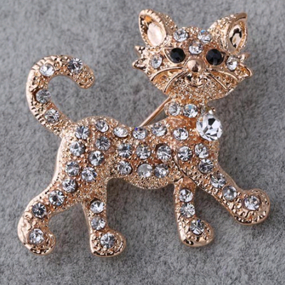 Broche Tigre de Cristal Chapado en Oro con Destello Completo - Regalo de Lujo - Image 3