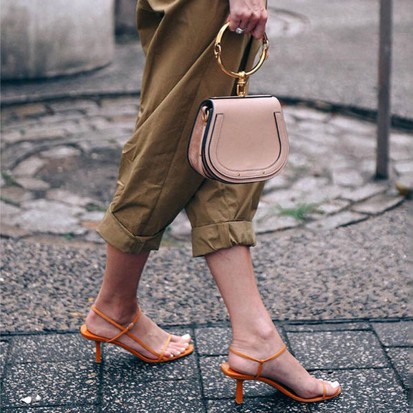 Sandalias Stiletto con Detalles Metálicos Calados para Mujer