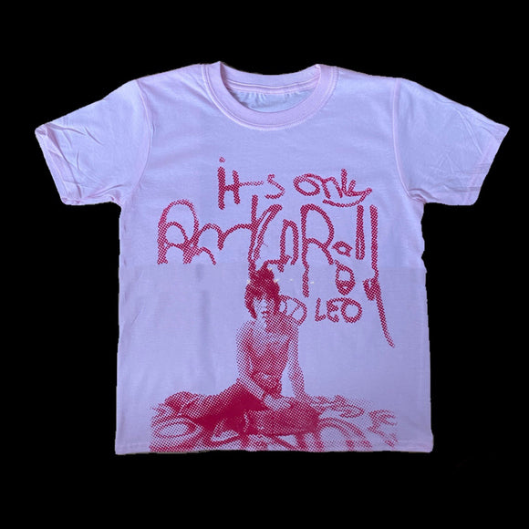 Playera Base Cuello Redondo con Estampado de Retrato Europeo Americano