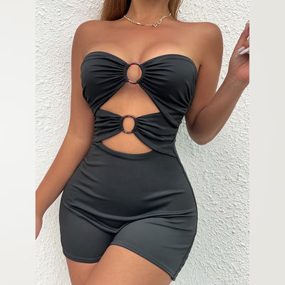 Jumpsuit Elegante con Escote Tubo y Detalles Calados