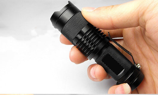 Linterna LED Púrpura de Alto Rendimiento con Zoom - Image 12