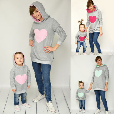 Sudadera con Capucha Corazón para Mamá e Hijo - Casual y Cómoda - Image 4
