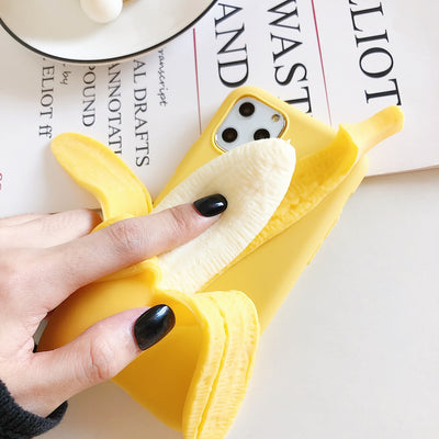Funda Divertida para Celular con Diseño de Plátano Exprimible - Image 5