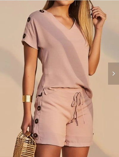 Conjunto de Pijama Shorts Cuello V - Dos Piezas Cómodo y Versátil - Image 7