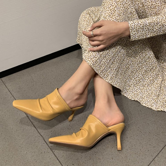 Zapatos de Cuero Vacuno con Punta Cerrada y Tacón Fino Plisado