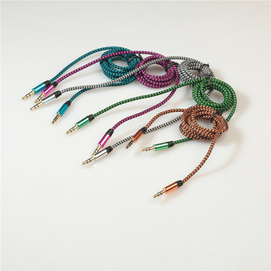 Cable de Audio 3.5mm con Funda Metálica y Trenzado Reforzado - Image 2