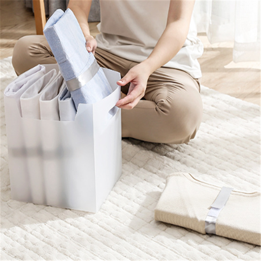 Tabla Organizadora de Ropa Plegable para Armario - Image 20