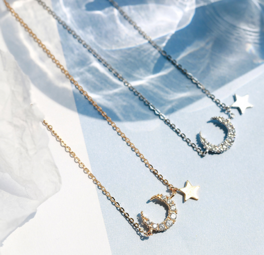 Collar Colgante Luna y Estrellas - Image 3