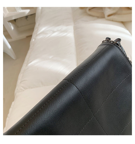 Bolso de Hombro en Cuero Suave con Detalles Bordados - Image 16