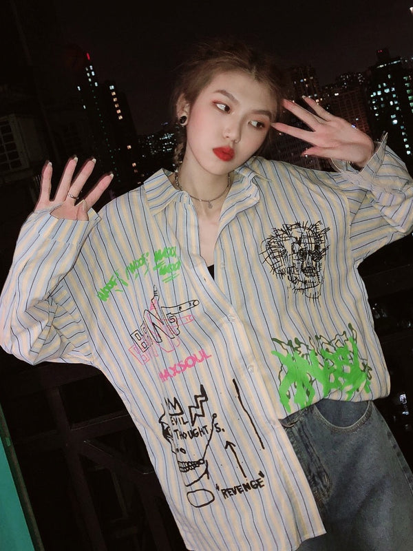 Playera con Letras Graffiti
