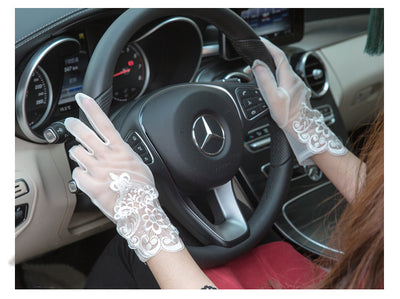 Guantes de Novia con Protección Solar y Encaje Calado - Image 2
