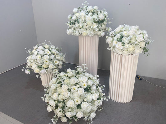 Bola Floral de Hortensias y Rosas para Decoración de Mesas de Boda - Image 13