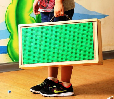 Mesa Plegable Infantil 2 en 1 con Pizarrón y Bloques de Construcción - Image 4
