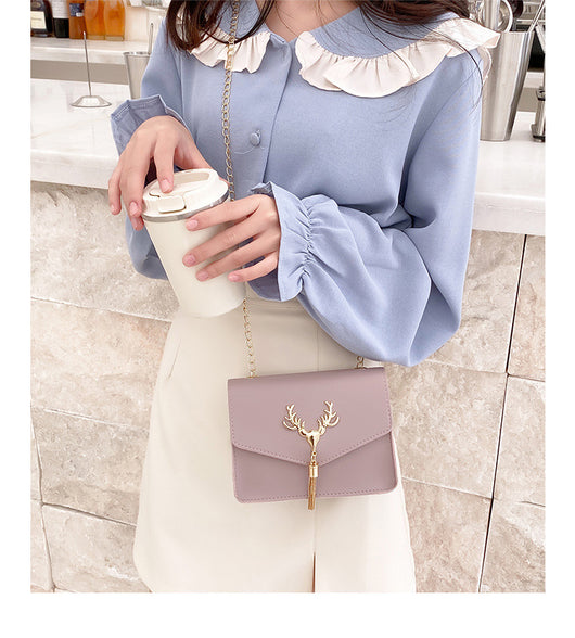 Bolso Crossbody Cuadrado Pequeño con Cadena y Detalle de Borla - Diseño Bicolor Elegante - Image 24
