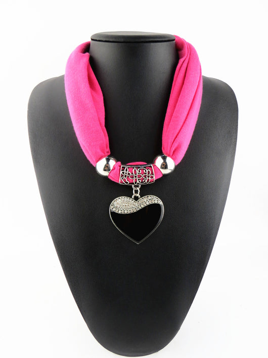 Pañuelo Elegante con Dije de Corazón para Mujer - Image 8