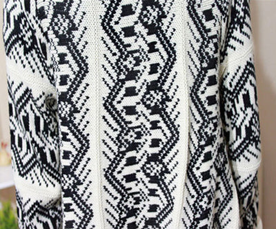 Cardigan Chal de Punto con Patrón Geométrico Irregular y Cadena Decorativa - Image 5
