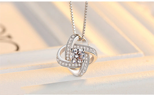 Collar de Trébol de Cuatro Hojas en Plata de Ley - Image 2