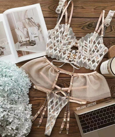 Lencería Sexy con Encaje, Bordado y Detalles Recortados - Image 6
